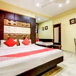 The Spot Guest House - New Delhi 2 Minute Walkable New Delhi Railway Station
