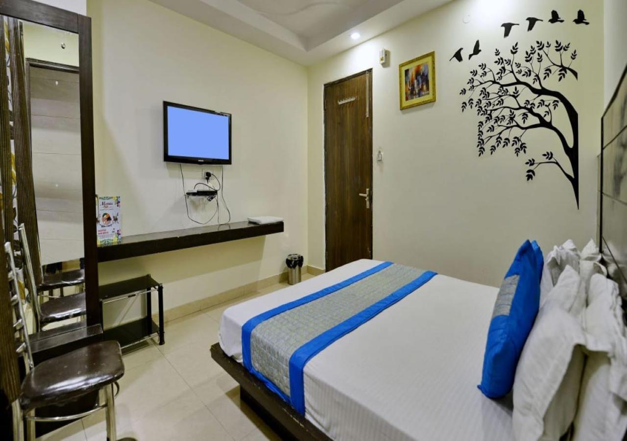 Maison d'hôtes The Spot - 2 Minute Walkable Railway Station New Delhi